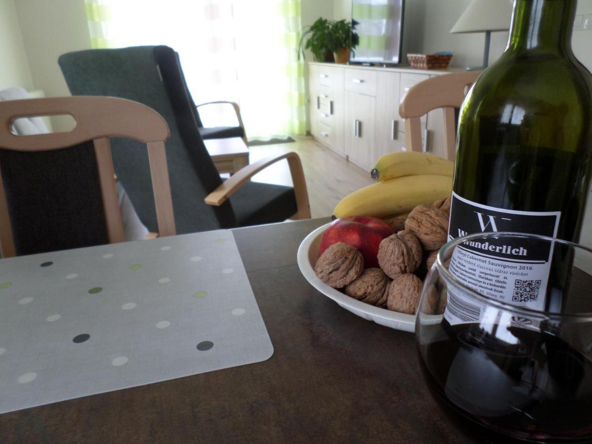 Lakoparki Apartman Veszprém Eksteriør bilde